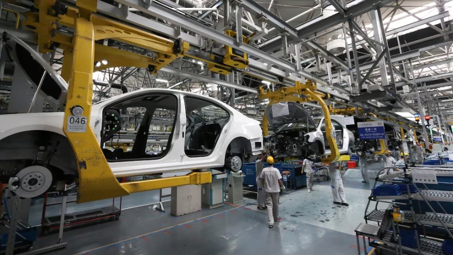 La actividad económica cayó 2,6% en febrero: los sectores más afectados